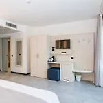 מלון Hotel Domaso 3*