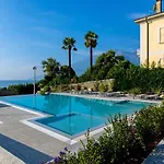 Hotel Domaso מלון דומאסו