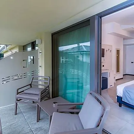 Hotel Domaso 3* 도마소