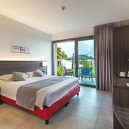 Hotel Domaso 호텔 도마소