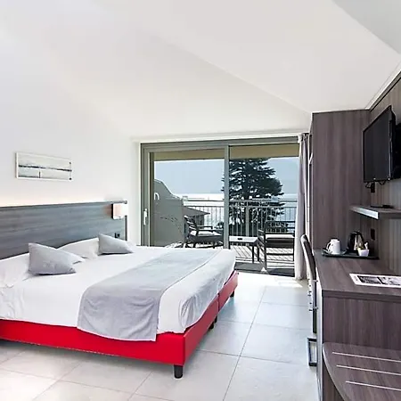 Hotel Domaso 호텔 도마소