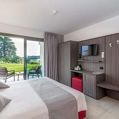 호텔 Hotel Domaso 3*