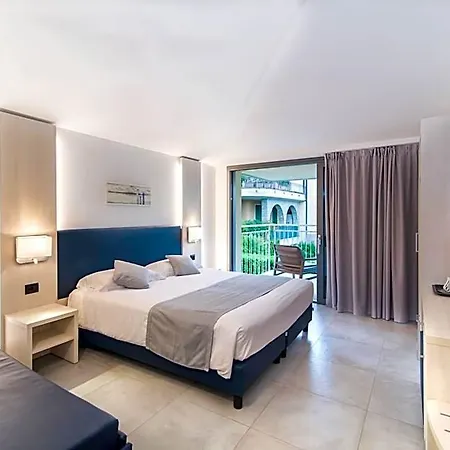 Hotel Domaso 3* 도마소