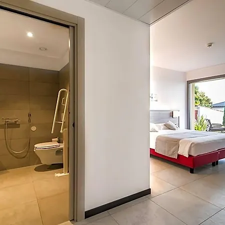 Hotel Domaso 호텔