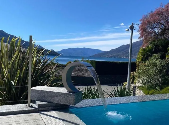 Hotel Domaso מלון