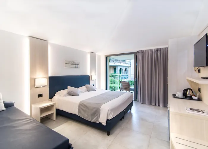 מלון Hotel Domaso דומאסו