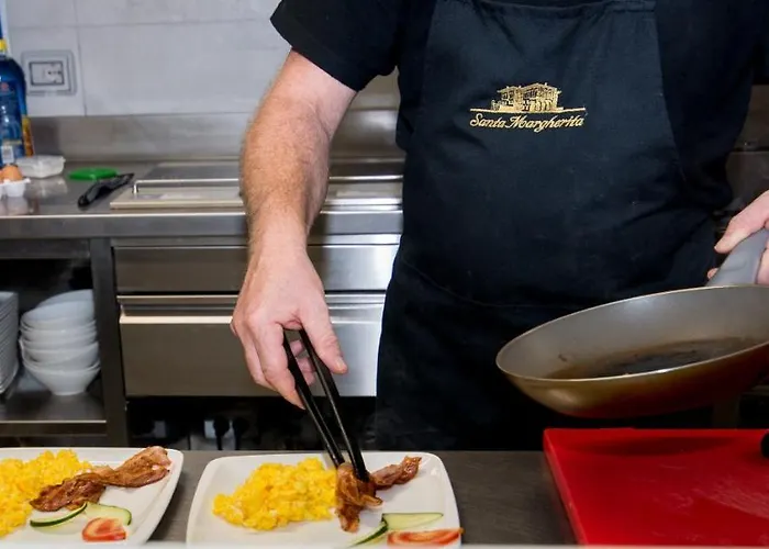 Hotel Domaso מלון