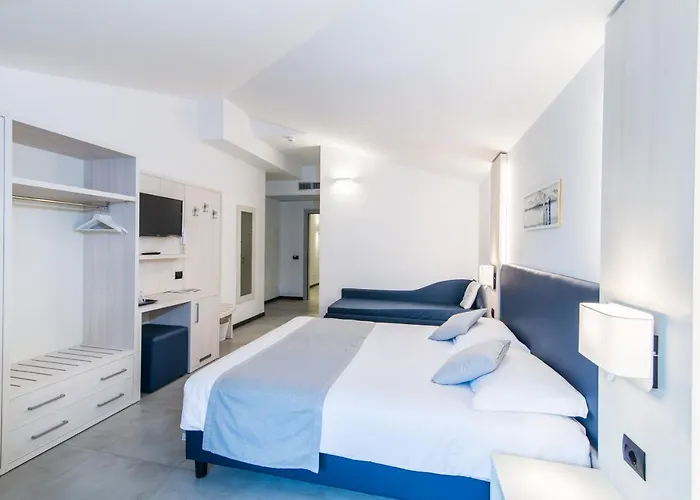 Hotel Domaso מלון